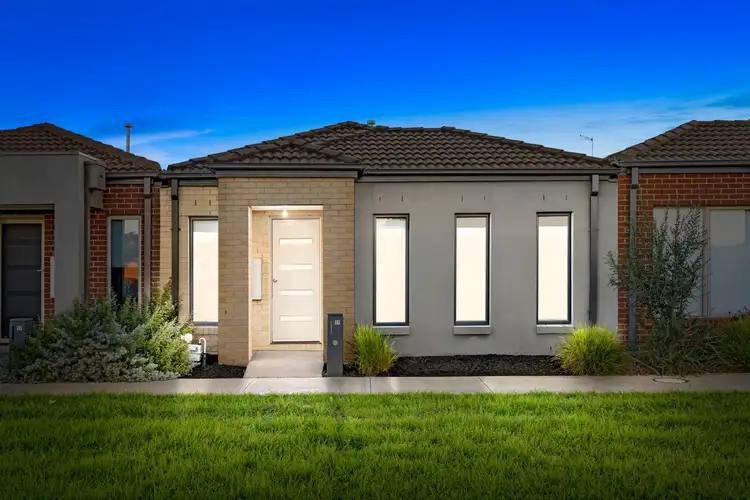 19 Fox Walk, Truganina VIC 3029