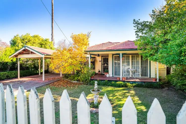 385 Parnall Street, Lavington NSW 2641