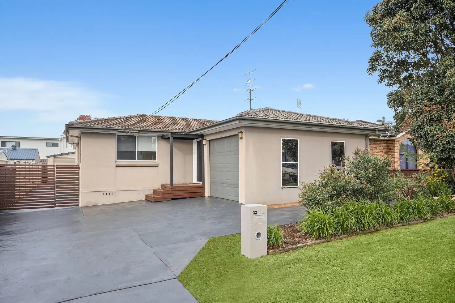 Main view of Homely house listing, 32 Gordon Avenue, Oak Flats NSW 2529