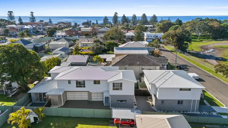 Third view of Homely townhouse listing, 2/8 William Street, Shellharbour NSW 2529