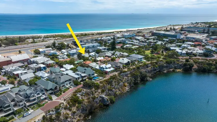 2 Binns Court, North Fremantle WA 6159