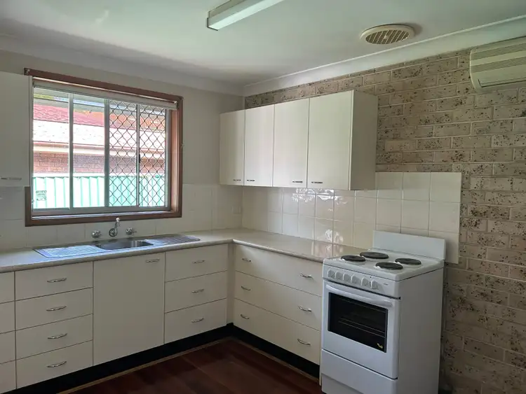 Second view of Homely house listing, 3/5 Dunlop Close, Singleton NSW 2330