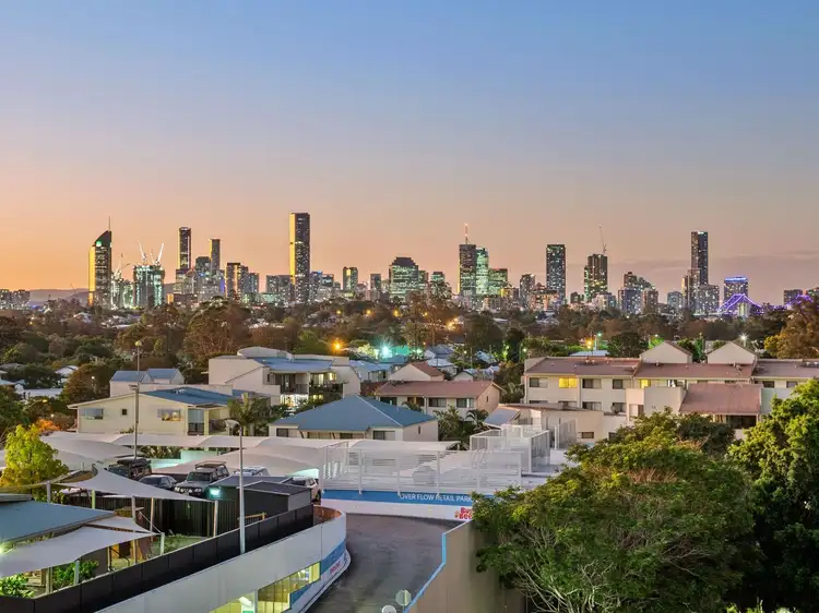 11009/300 Old Cleveland Road, Coorparoo QLD 4151