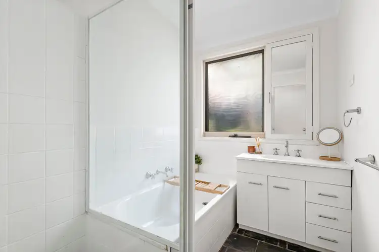 Seventh view of Homely house listing, 6 Jason Place, Frankston VIC 3199