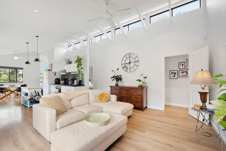 66 Avocado Crescent