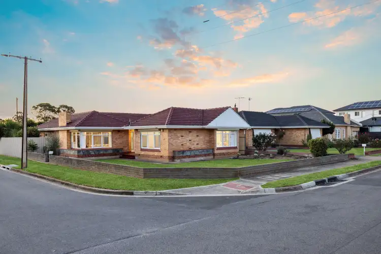 13 Young Street, Findon SA 5023