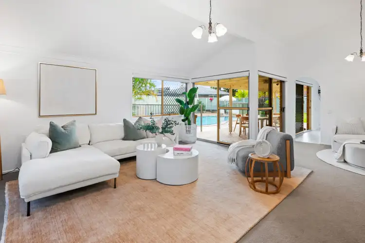 16 Ridgewood Court, Burleigh Waters QLD 4220
