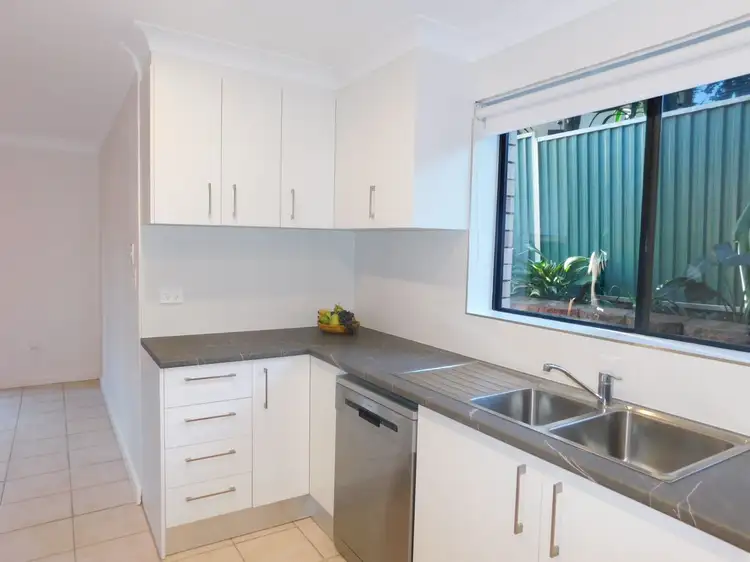 9/11 Cochrane Road, Thirroul NSW 2515