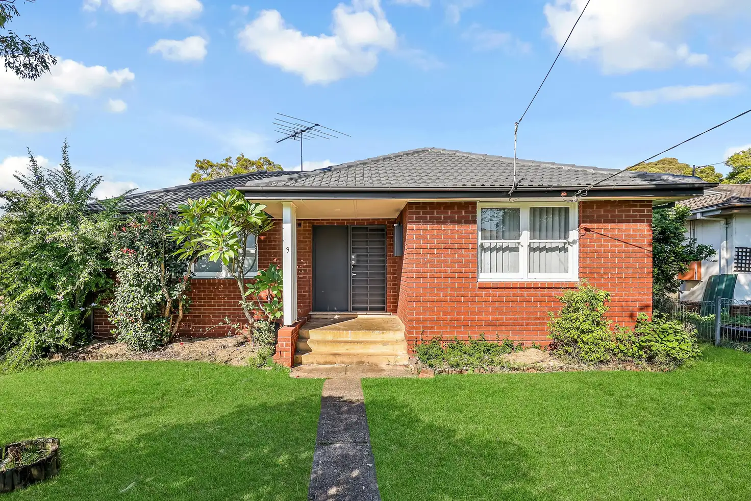 Main view of Homely house listing, 9 Mariana Crescent, Lethbridge Park NSW 2770