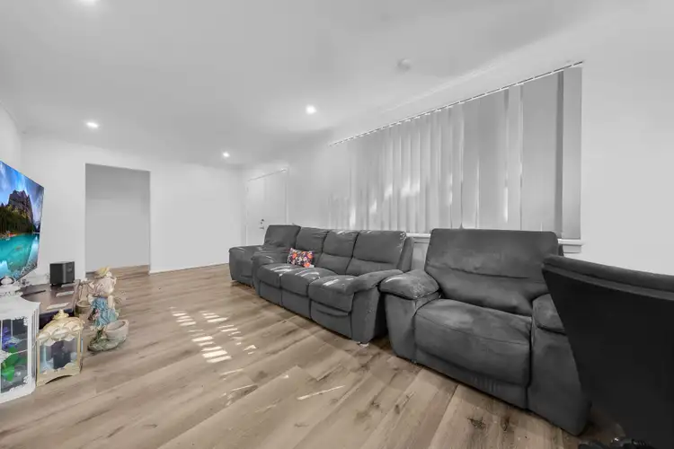 Second view of Homely house listing, 9 Mariana Crescent, Lethbridge Park NSW 2770