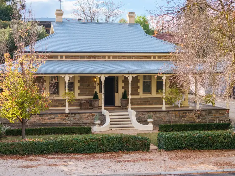 19 Burton Street, Clare SA 5453