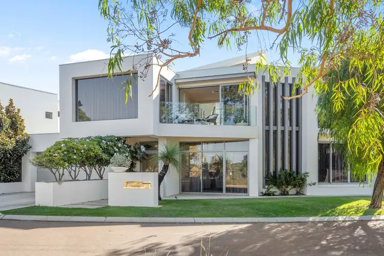 7 Eastway Crescent, Swanbourne WA 6010