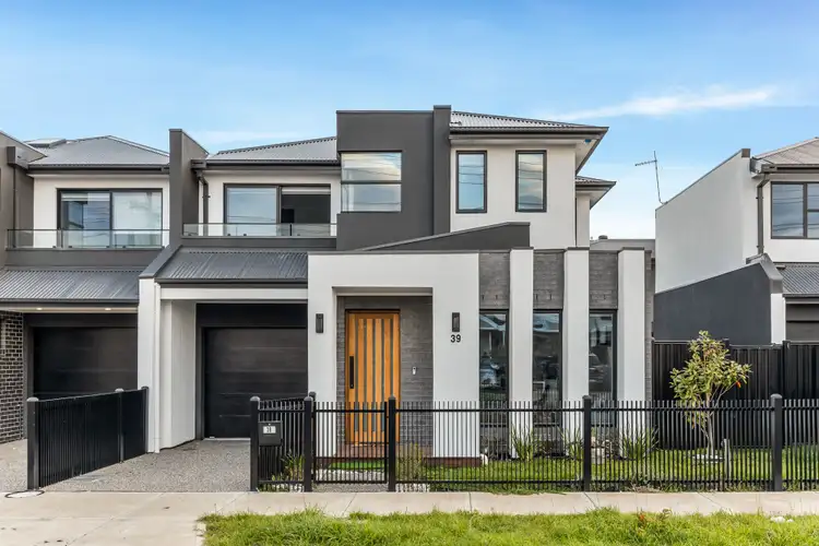 39 Cyclamen Avenue, Altona North VIC 3025