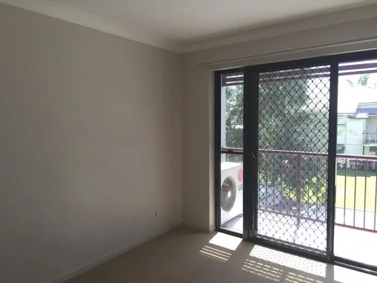 Third view of Homely unit listing, 4/92 Nudgee Road, Hamilton QLD 4007