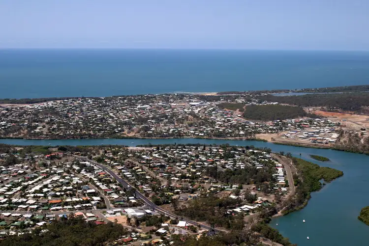 25 Bauhinia Street, Boyne Island QLD 4680