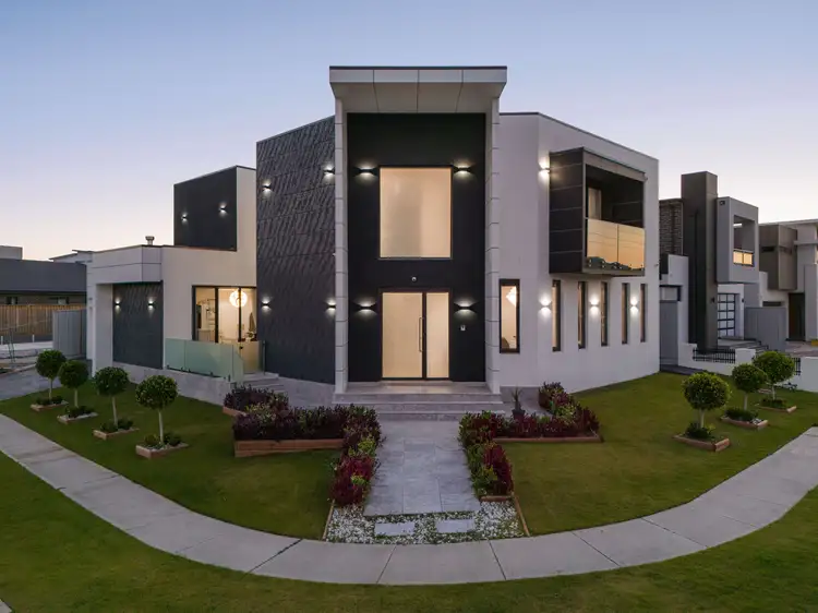 120 Rosedale Circuit, Carnes Hill NSW 2171