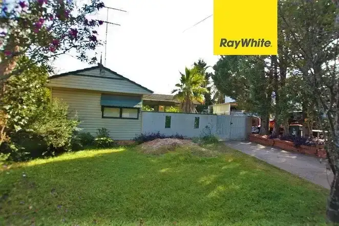 5 Kendall Street, Campbelltown NSW 2560