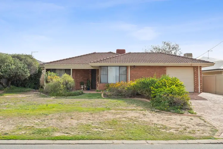 6 Shelton Street, Waikiki WA 6169