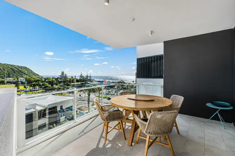 701/5 Nyrang Avenue, Palm Beach QLD 4221