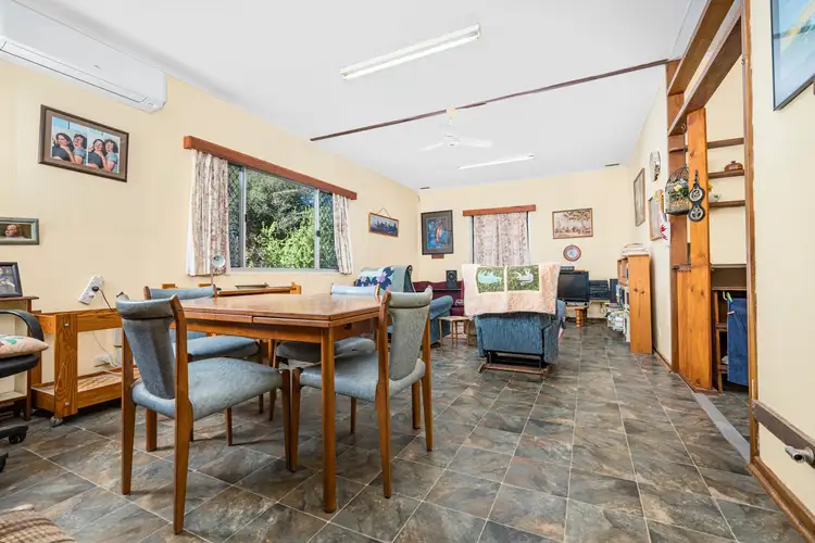 9 Seacrest Way, Drummond Cove WA 6532