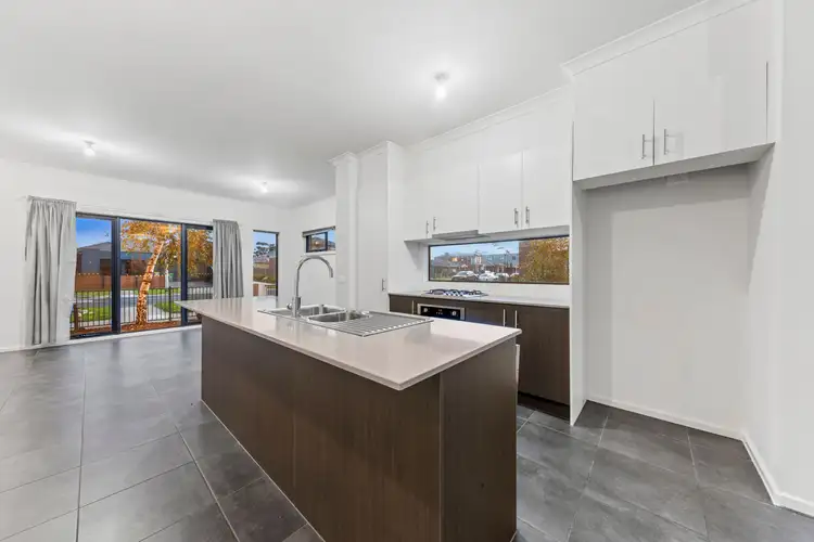 Fourth view of Homely unit listing, 102 Henry Street, Pakenham VIC 3810
