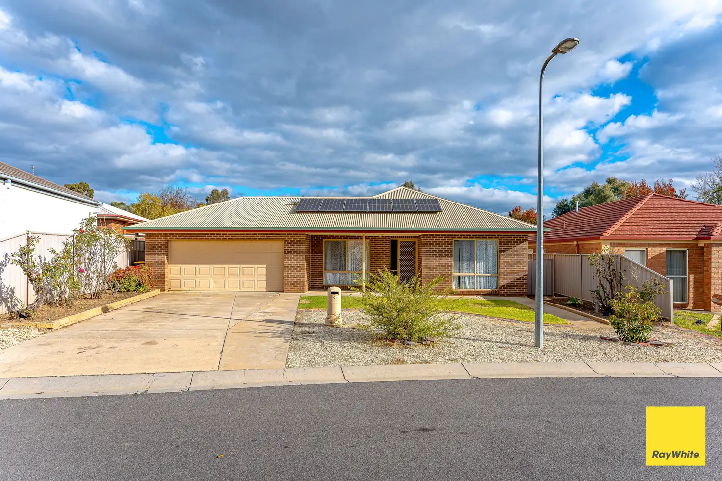 Main view of Homely house listing, 2 Cresthaven Place, Bendigo VIC 3550