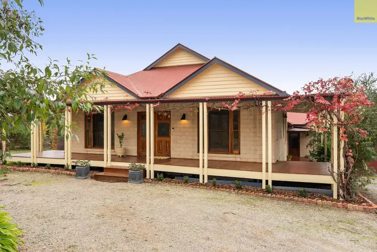 16 Manning Boulevard, Darley VIC 3340
