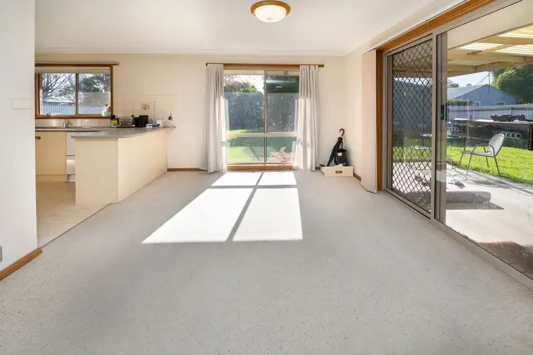 Sixth view of Homely house listing, 10 Parkview Drive, Swan Hill VIC 3585