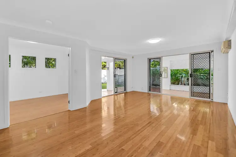 1/100 'Adriana' Cotlew Street East, Southport QLD 4215