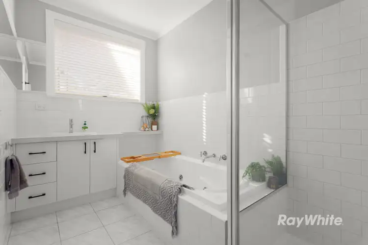 Fifth view of Homely townhouse listing, 4b Swindon Road, Hughesdale VIC 3166