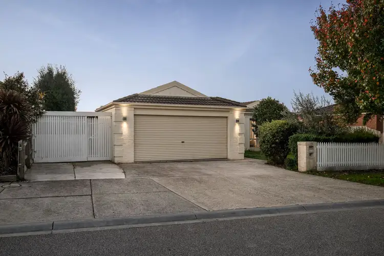 12 Georgina Place, Berwick VIC 3806