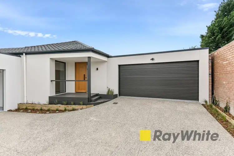 2/44 Crossdale Rise, Endeavour Hills VIC 3802