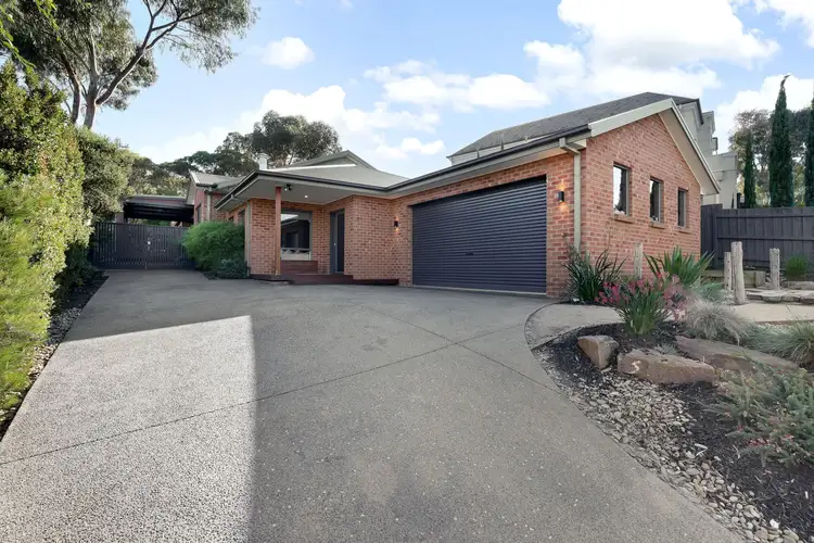 48 Leemak Crescent, Berwick VIC 3806