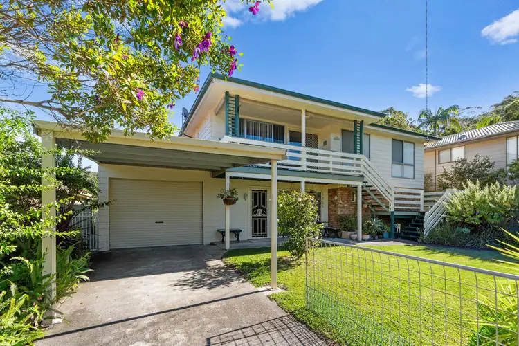 16 Elizabeth Avenue, Lemon Tree Passage NSW 2319