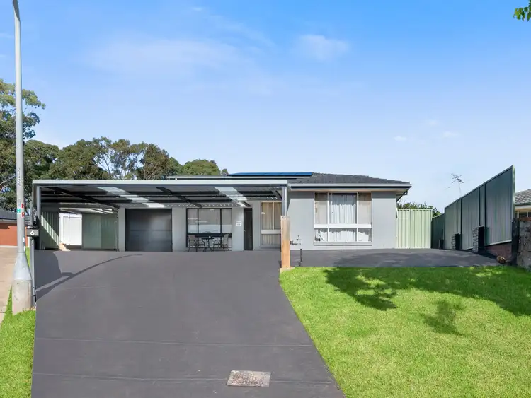 6 Peerless Close, Ingleburn NSW 2565
