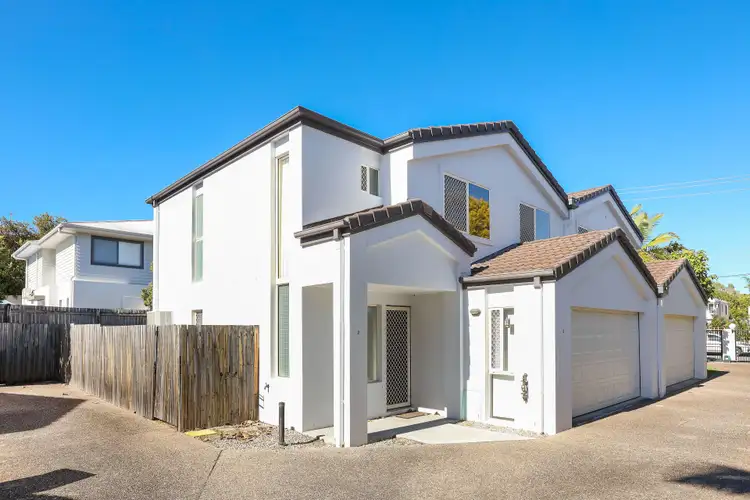 2/113 Pohlman Street, Southport QLD 4215