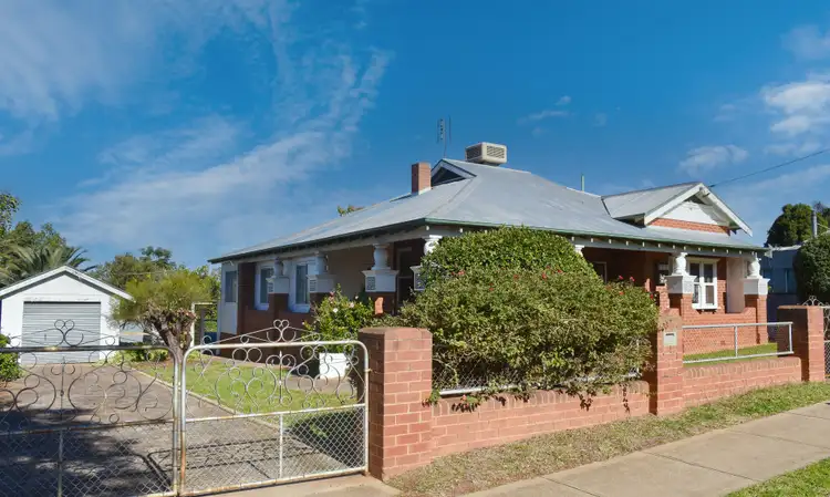 59 Orange Street, Parkes NSW 2870