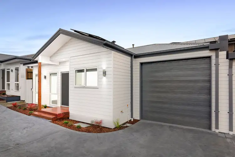 2/44 Durham Road, Kilsyth VIC 3137