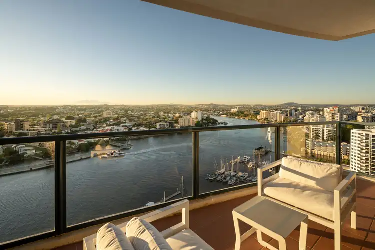 8 Goodwin Street, Kangaroo Point QLD 4169
