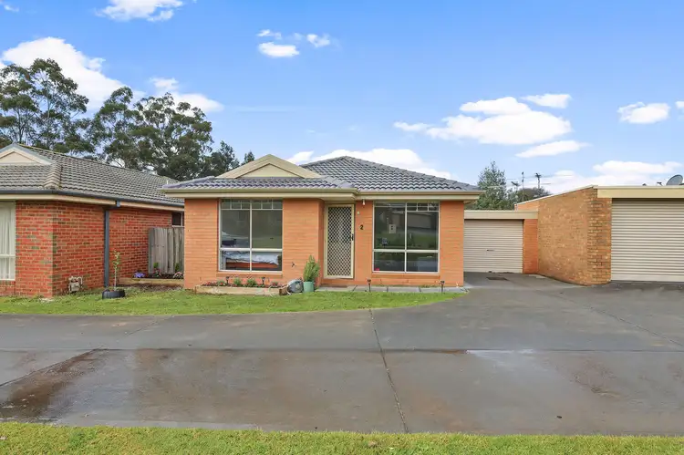 Main view of Homely unit listing, 2/3 Gumleaf Place, Drouin VIC 3818