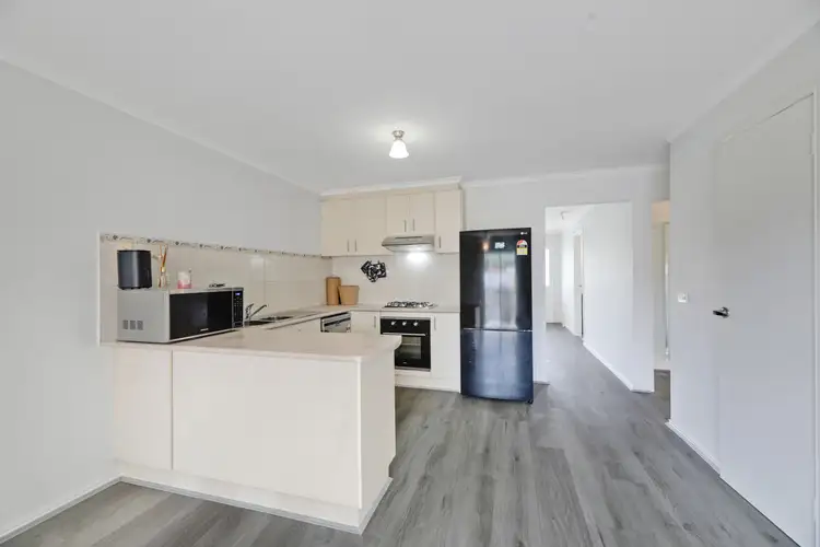 Fourth view of Homely unit listing, 2/3 Gumleaf Place, Drouin VIC 3818