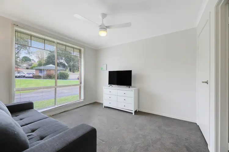 Sixth view of Homely unit listing, 2/3 Gumleaf Place, Drouin VIC 3818