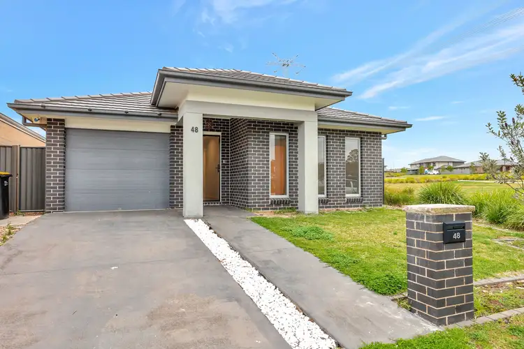 48 Armoury Road, Jordan Springs NSW 2747