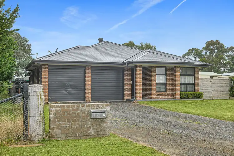 7 Patrick Place, Marulan NSW 2579