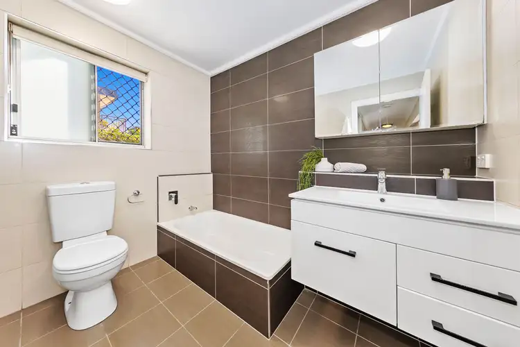 Sixth view of Homely unit listing, 2/8 Alma Road, Clayfield QLD 4011