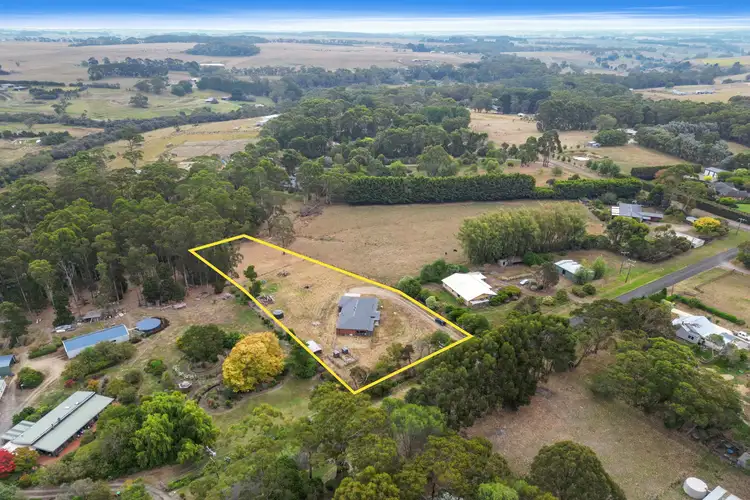 86 Haywards Road, Timboon VIC 3268