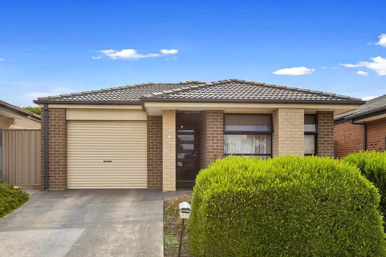 11 Highview Terrace, Kangaroo Flat VIC 3555