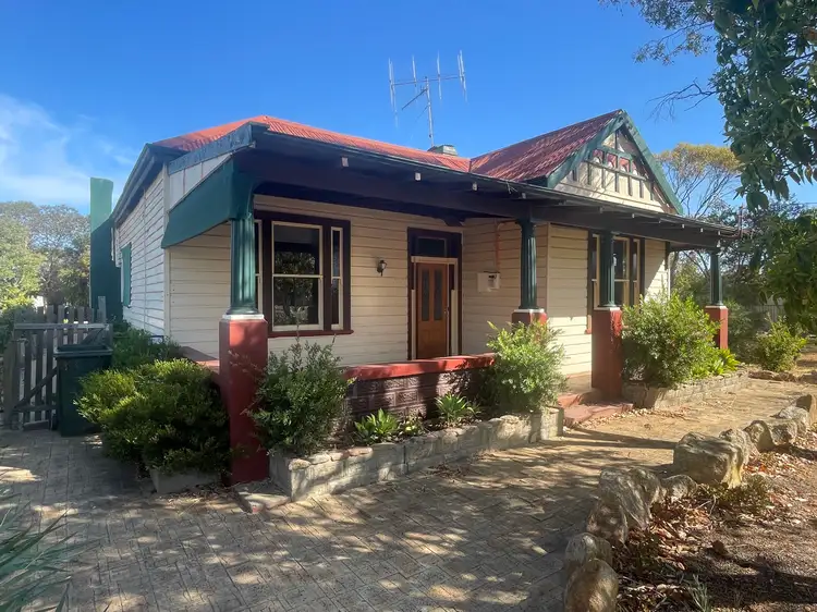 5 Bond Street, Katanning WA 6317