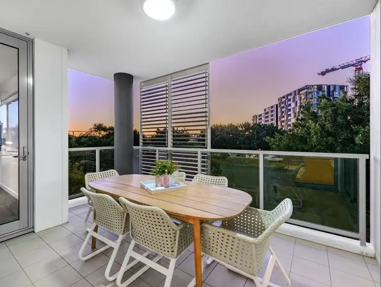 3301/126 Parkside Circuit, Hamilton QLD 4007