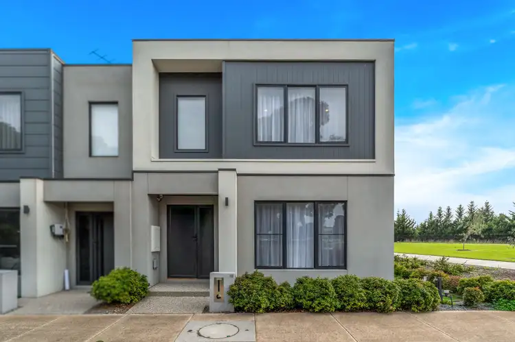 19 Caladenia Walk, Craigieburn VIC 3064